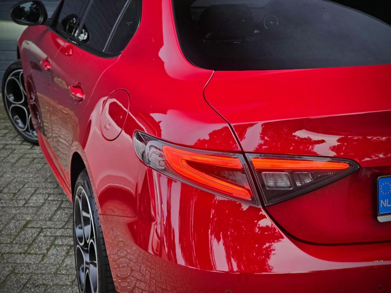 Alfa Romeo GIULIA 2.0 T GME AWD Competizione / CARPLAY / ADAPT. SCHOKBREKER /