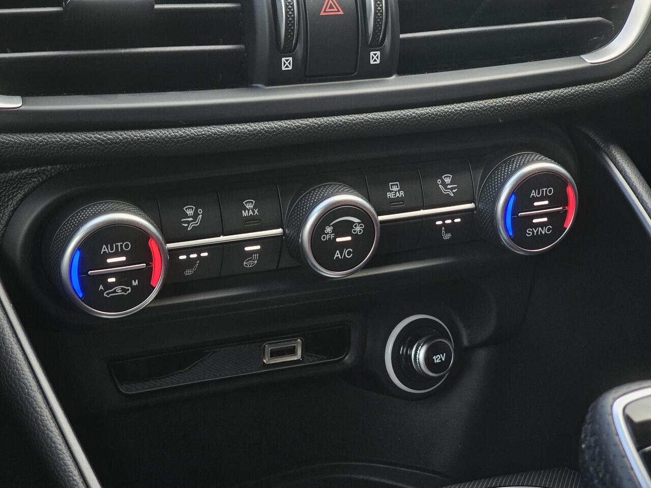 Alfa Romeo GIULIA 2.0 T 280PK Q4 Veloce 4WD / ROOD LEDER / ADAS 2