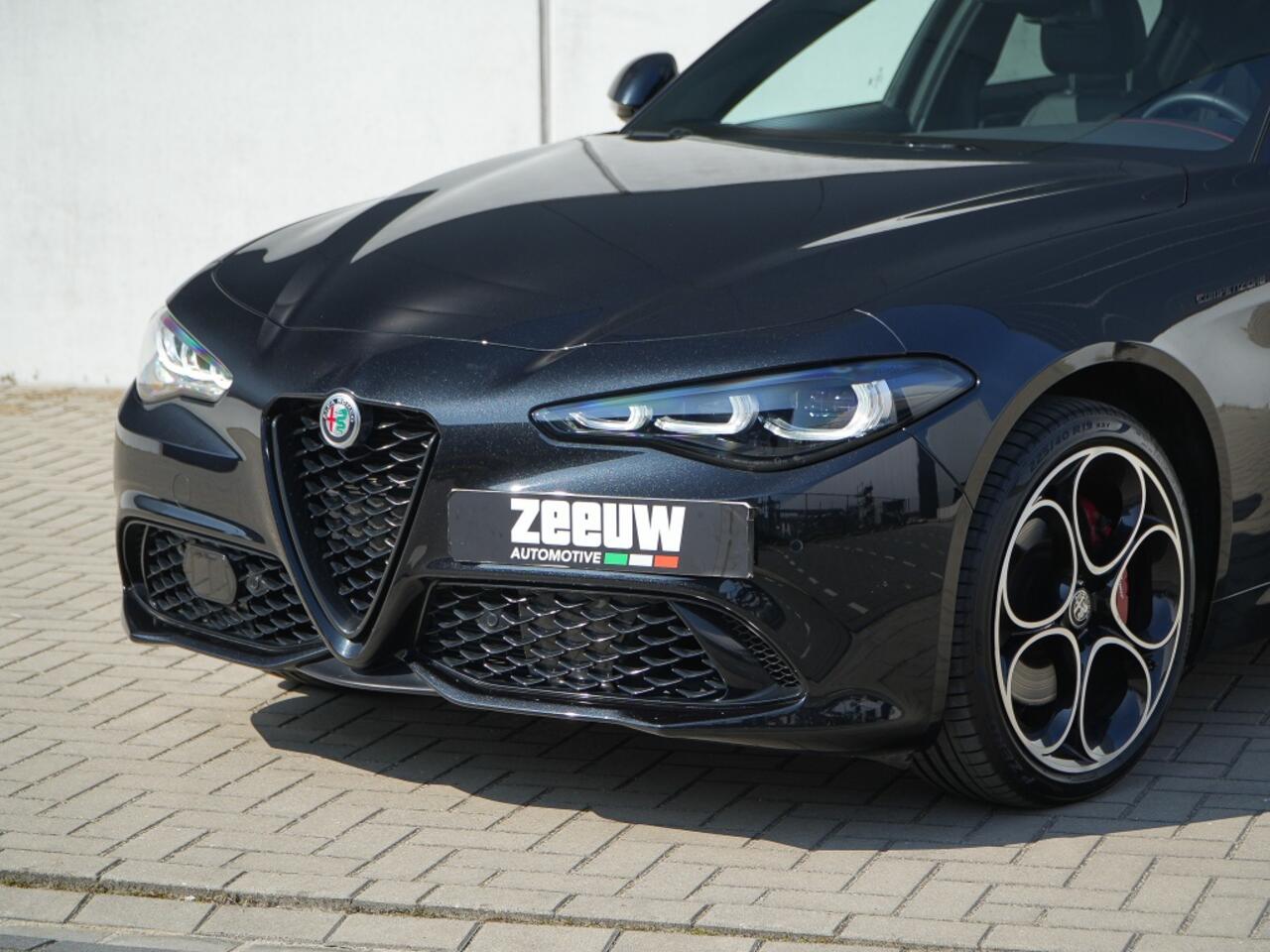 Alfa Romeo GIULIA 2.0 Turbo 280 PK Competizione Q4 AWD | Pano | Veloce | 19"