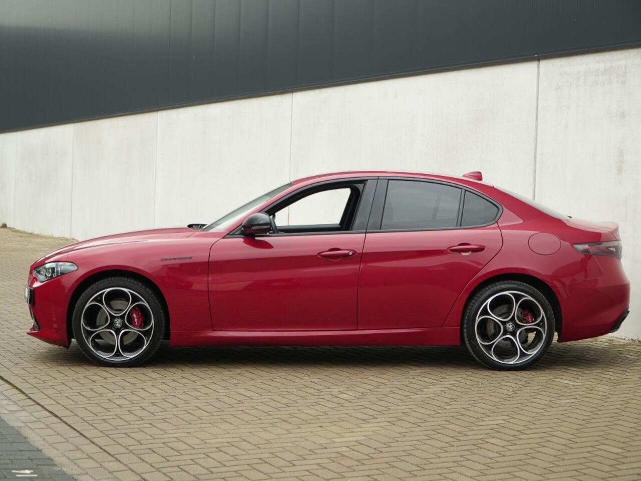 Alfa Romeo GIULIA 2.0 Turbo 280 PK Competizione Q4 AWD | Pano | Veloce | 19"