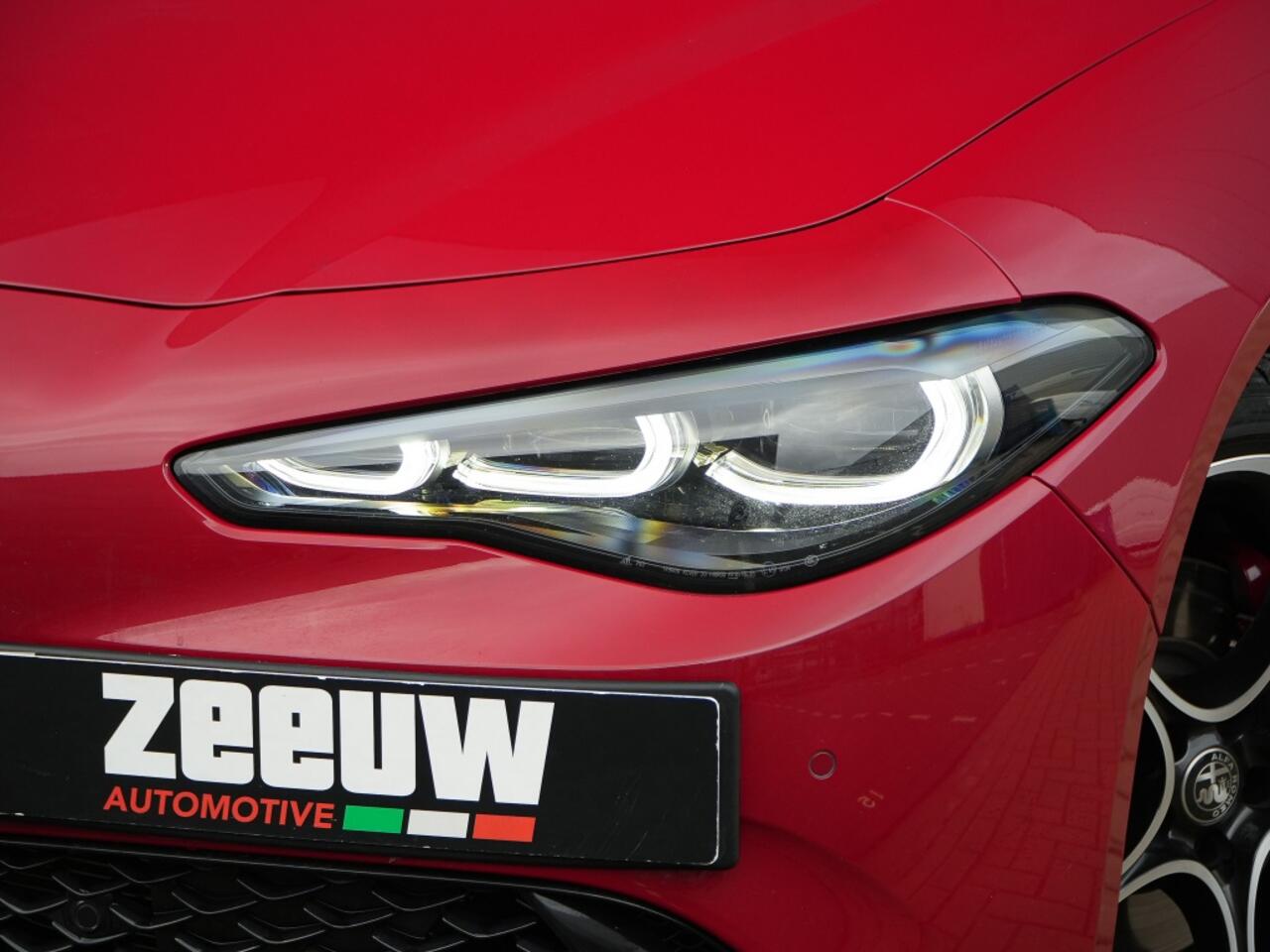 Alfa Romeo GIULIA 2.0 Turbo 280 PK Competizione Q4 AWD | Pano | Veloce | 19"