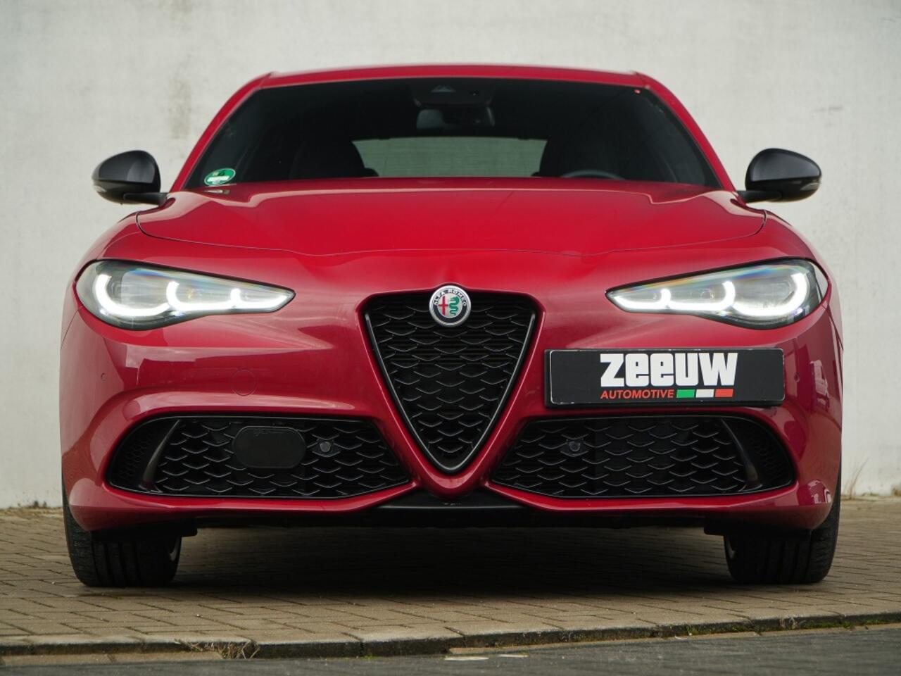 Alfa Romeo GIULIA 2.0 Turbo 280 PK Competizione Q4 AWD | Pano | Veloce | 19"
