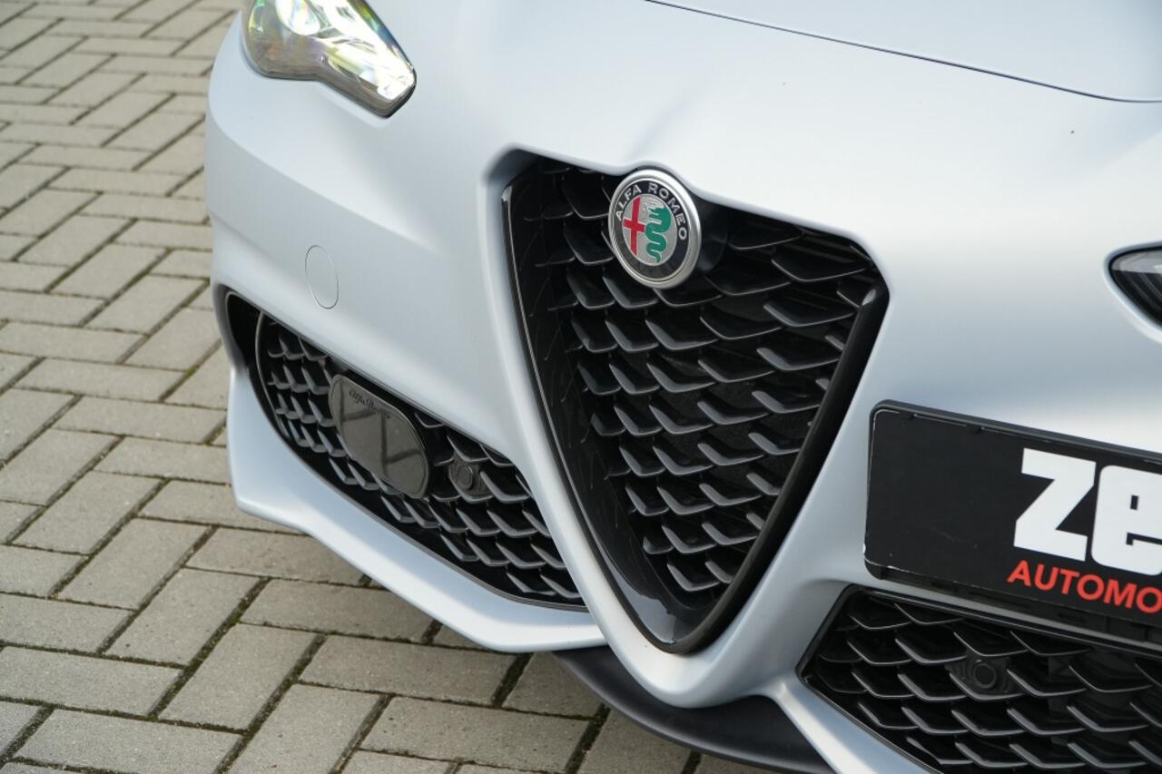 Alfa Romeo GIULIA 2.0 Turbo 280 PK Competizione Q4 AWD | Harman | Veloce | 19"