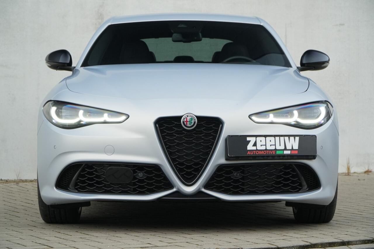 Alfa Romeo GIULIA 2.0 Turbo 280 PK Competizione Q4 AWD | Harman | Veloce | 19"