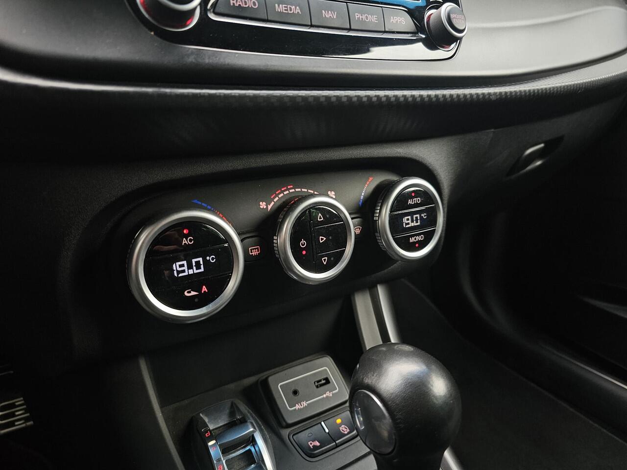 Alfa Romeo GIULIETTA 1.4 Turbo MultiAir Super / TREKHAAK / PACK VELOCE