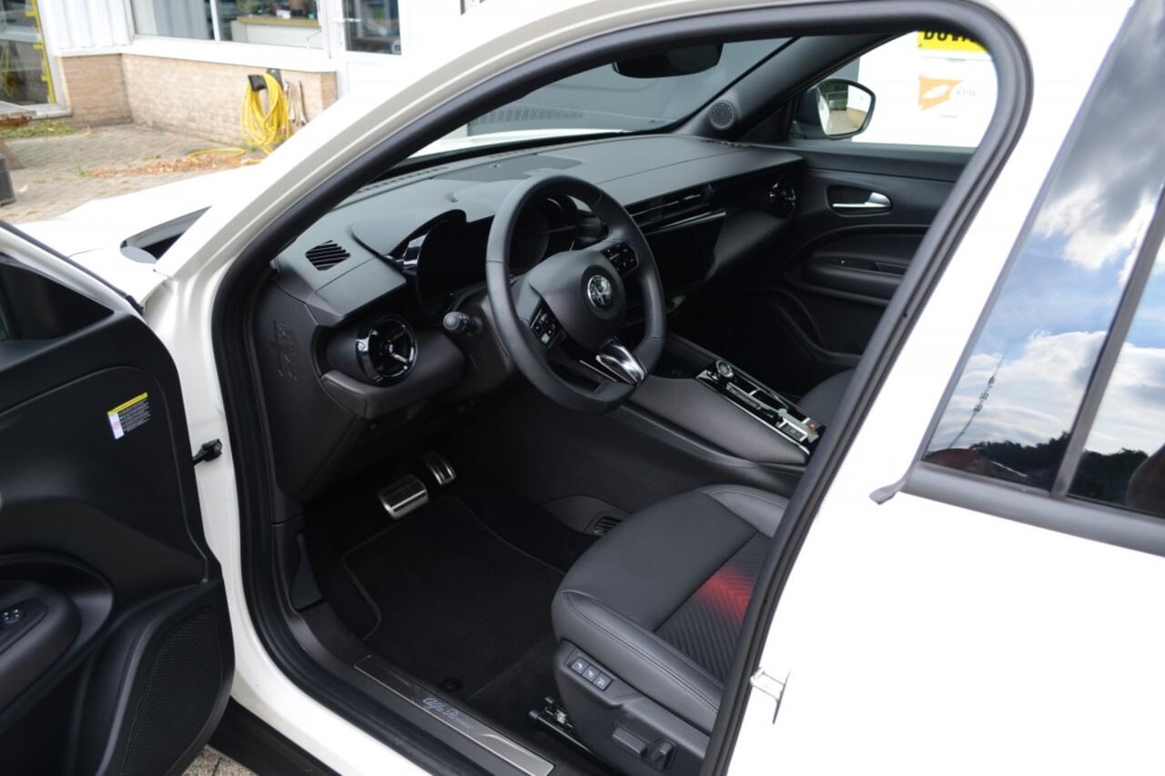 Alfa Romeo Junior Elet. Spec. 54 kWh