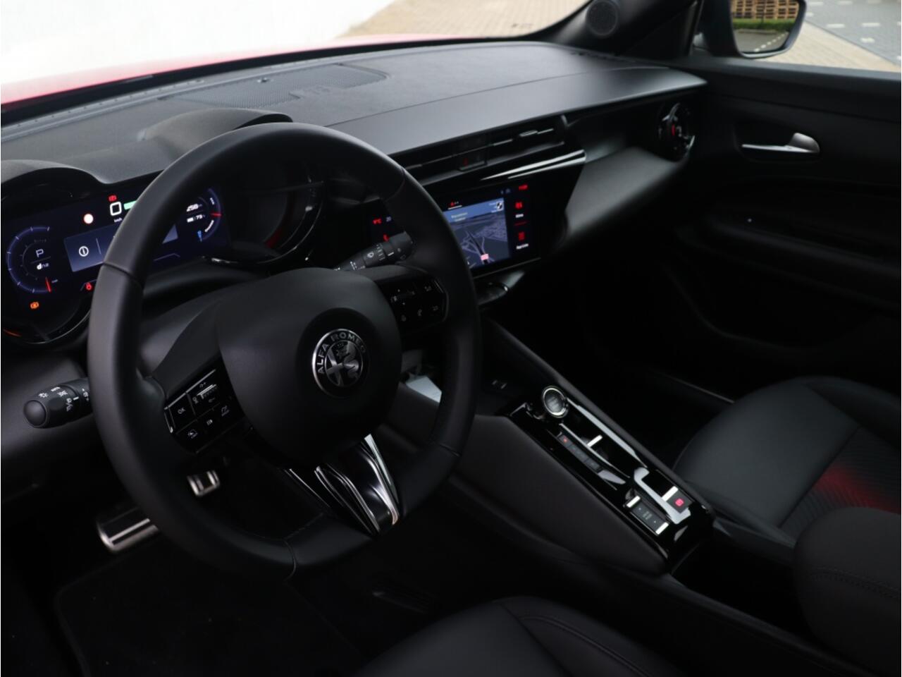 Alfa Romeo Junior Elettrica Speciale 54 kWh | Techno Pack | "Brera Red" | 18"