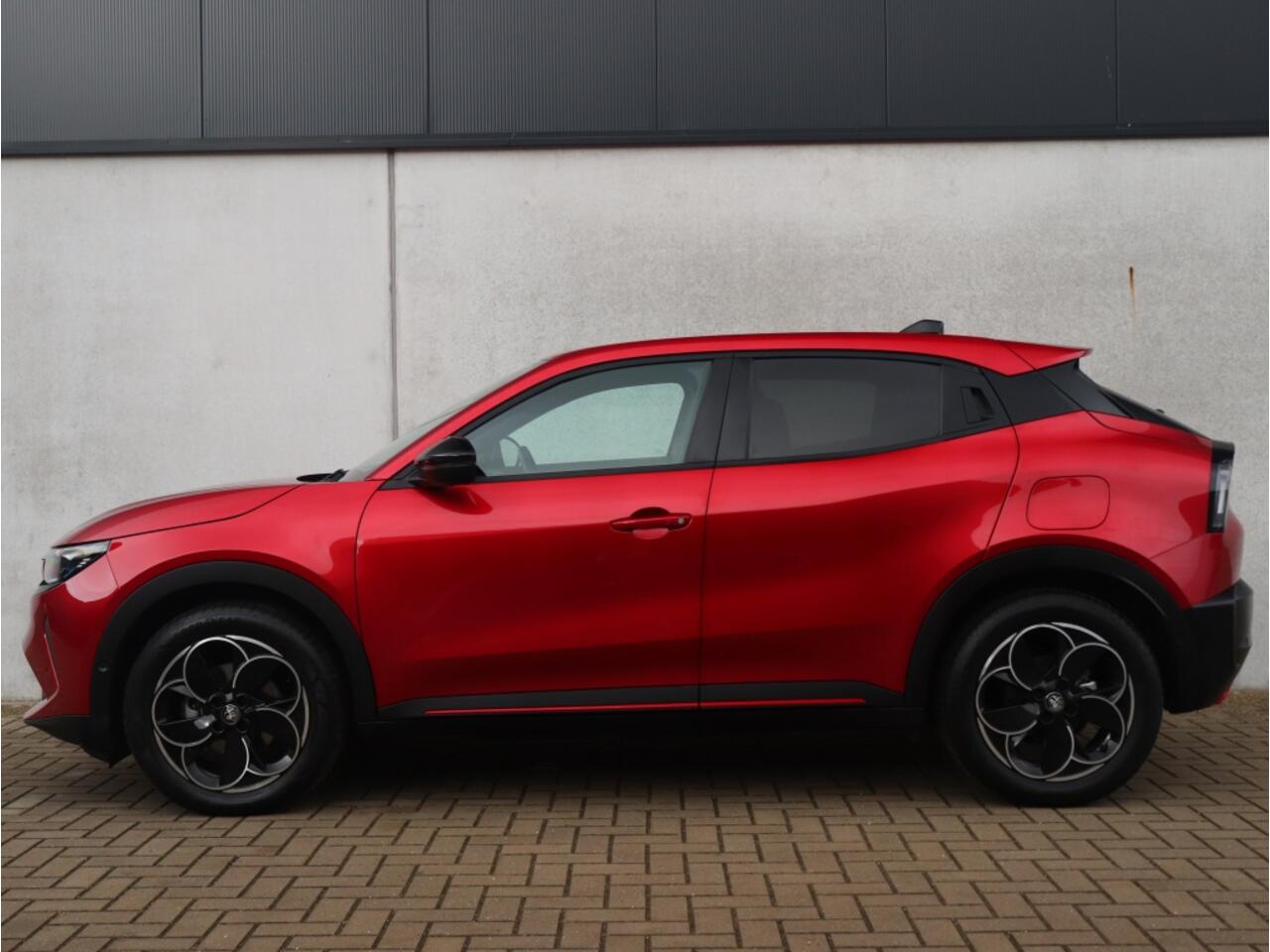 Alfa Romeo Junior Elettrica Speciale 54 kWh | Techno Pack | "Brera Red" | 18"