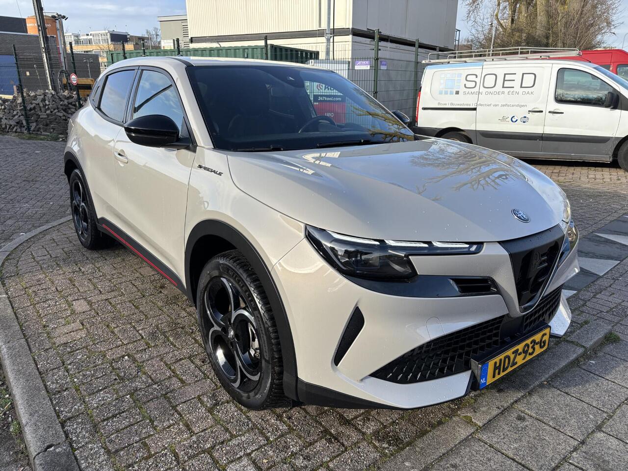 Alfa Romeo Junior 1.2 Turbo Hybrid Ibrida Speciale ALL-IN RIJKLAARPRIJS/Navi/Keyless/Camera/18"Velgen