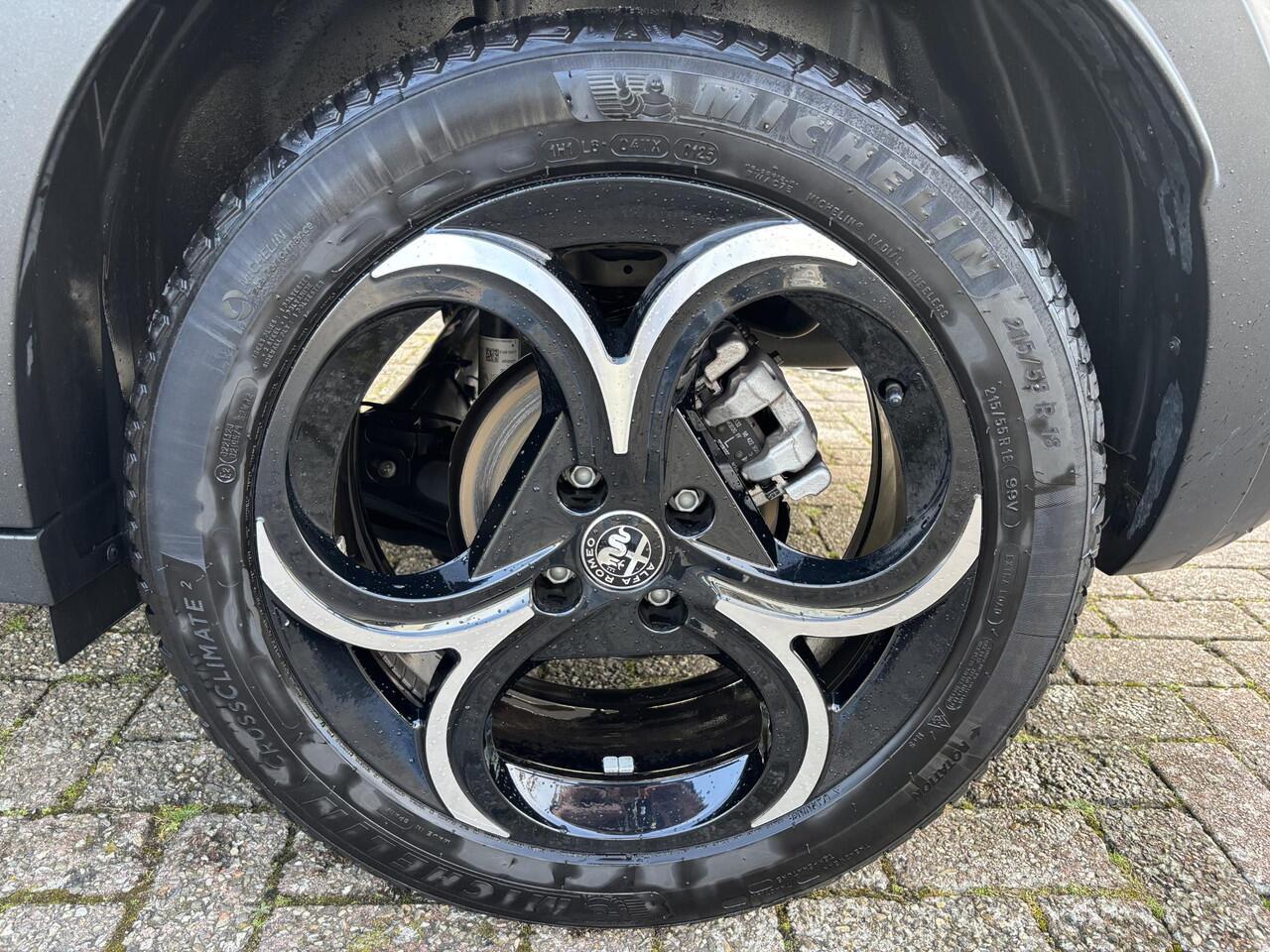 Alfa Romeo Junior 1.2 Turbo Hybrid Ibrida Speciale ALL-IN RIJKLAARPRIJS/Navi/Keyless/Camera/18"Velgen