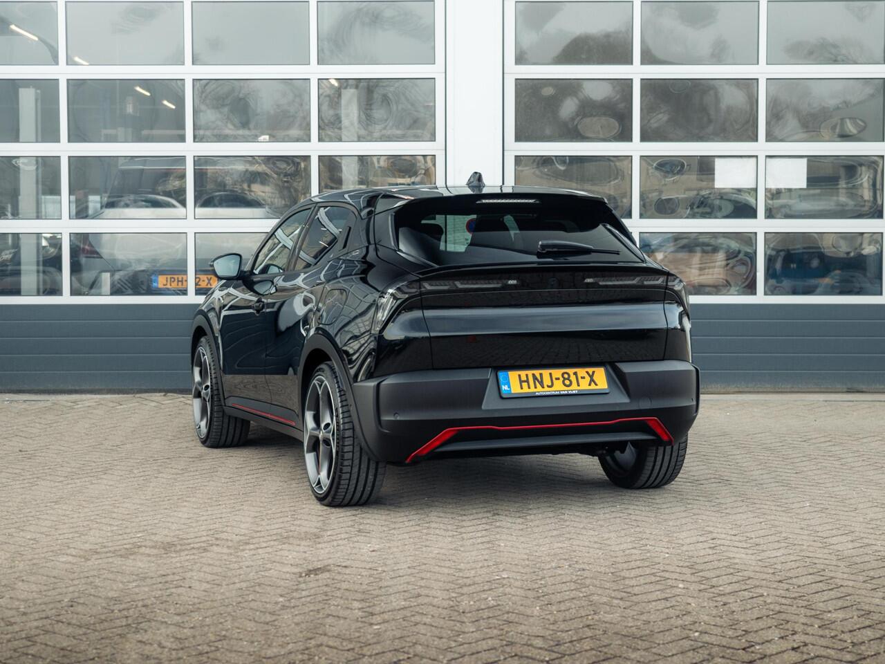 Alfa Romeo Junior Elettrica Veloce 54 kWh | 280pk | Clima | Navi | Adapt. Cruise | Keyless | Camera | BSM