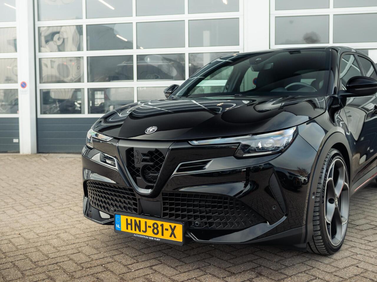 Alfa Romeo Junior Elettrica Veloce 54 kWh | 280pk | Clima | Navi | Adapt. Cruise | Keyless | Camera | BSM