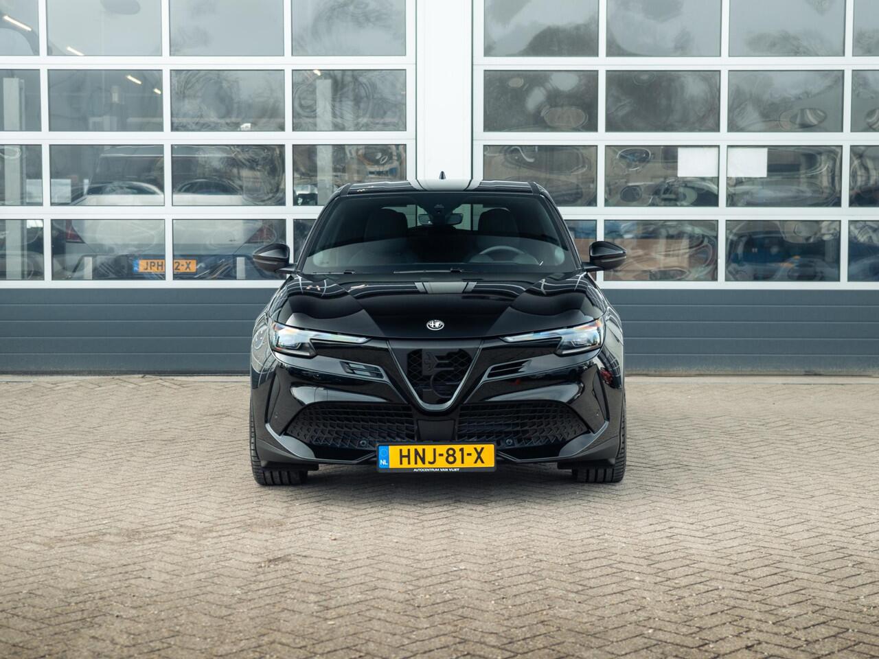 Alfa Romeo Junior Elettrica Veloce 54 kWh | 280pk | Clima | Navi | Adapt. Cruise | Keyless | Camera | BSM