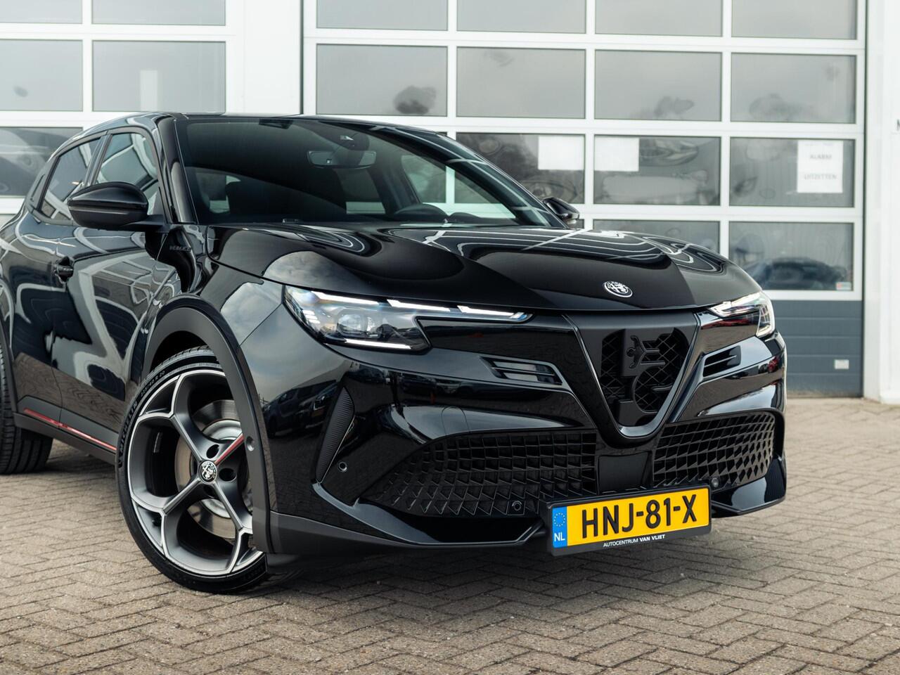 Alfa Romeo Junior Elettrica Veloce 54 kWh | 280pk | Clima | Navi | Adapt. Cruise | Keyless | Camera | BSM