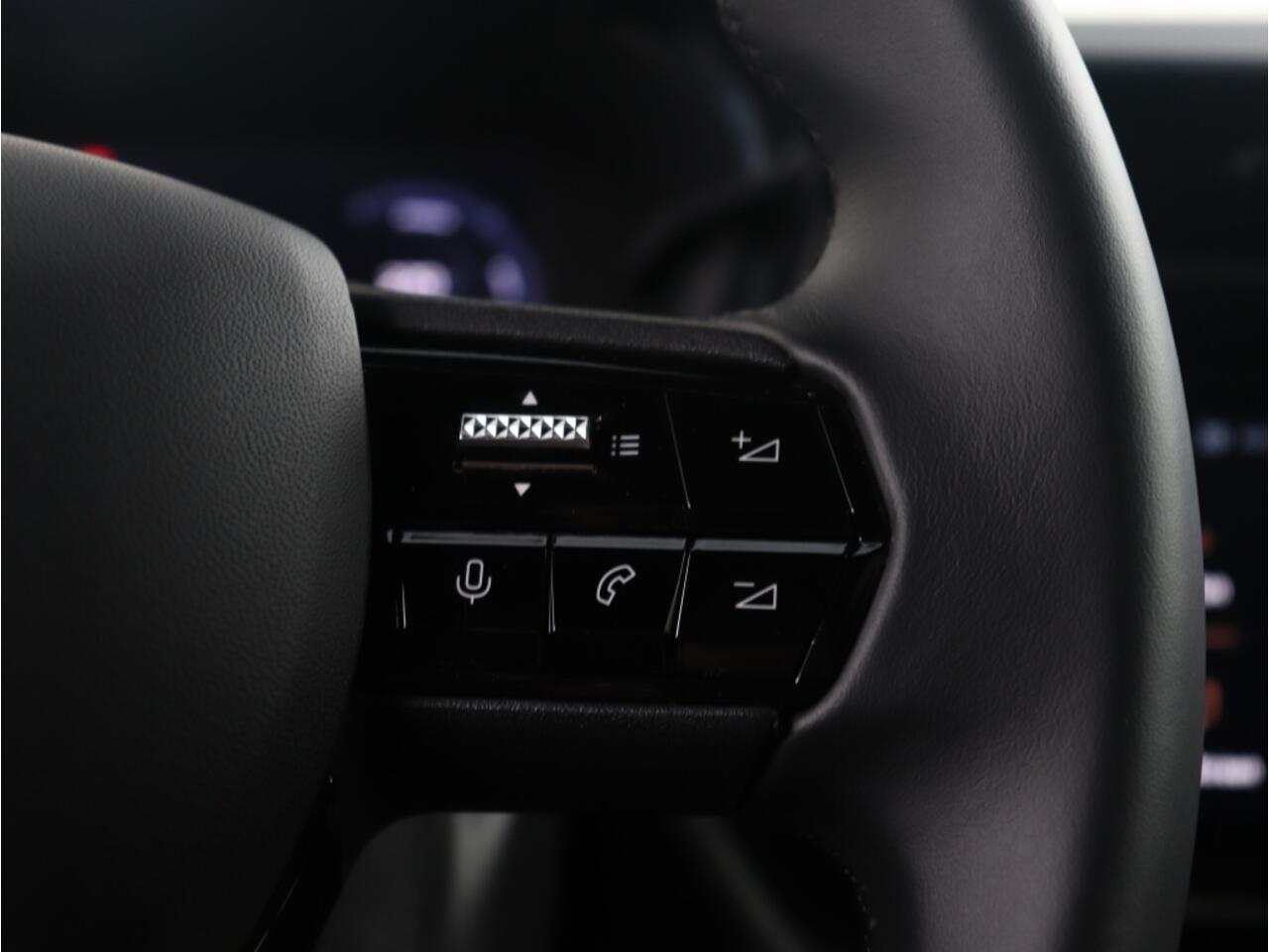 Alfa Romeo Junior 1.2 Turbo 136 PK Ibrida Speciale | Techno | Pano | 18"