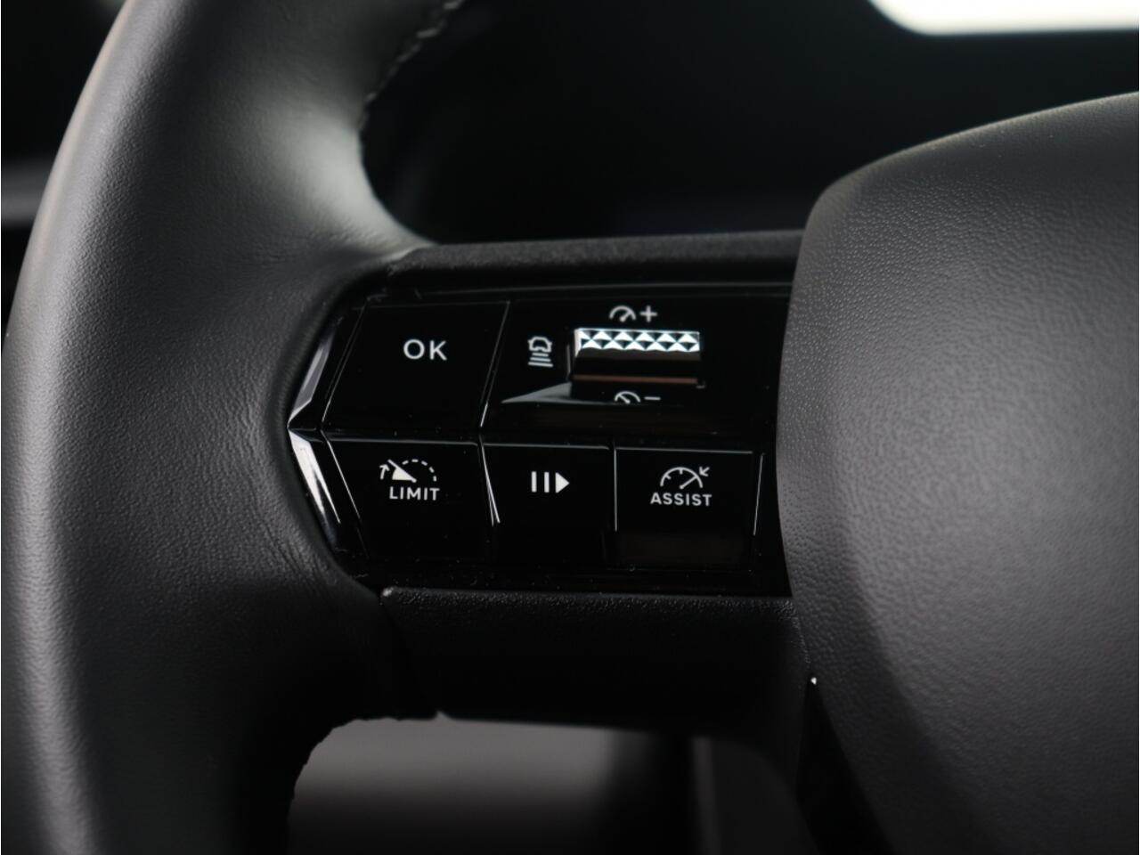 Alfa Romeo Junior 1.2 Turbo 136 PK Ibrida Speciale | Techno | Pano | 18"