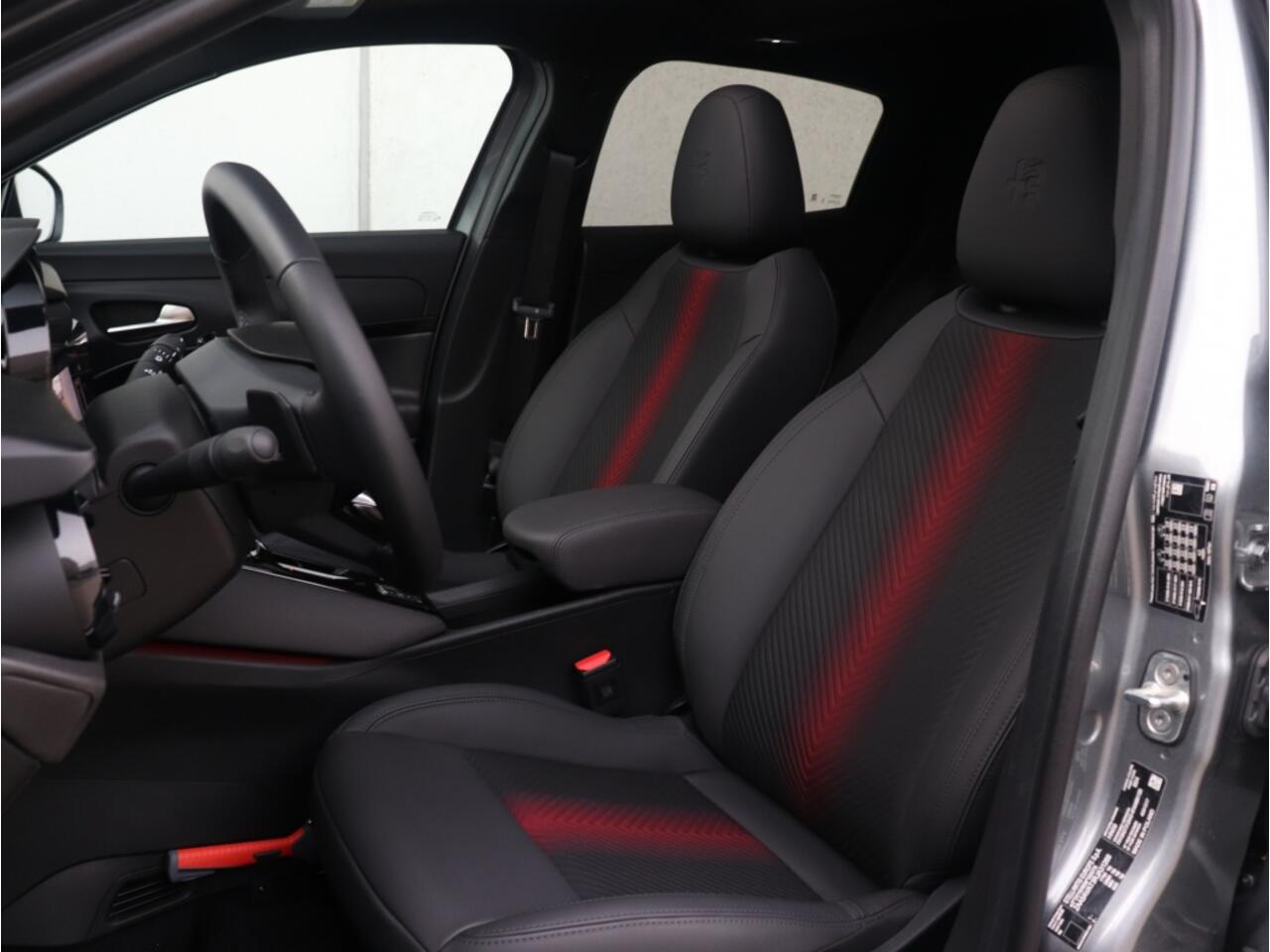 Alfa Romeo Junior 1.2 Turbo 136 PK Ibrida Speciale | Techno | Pano | 18"