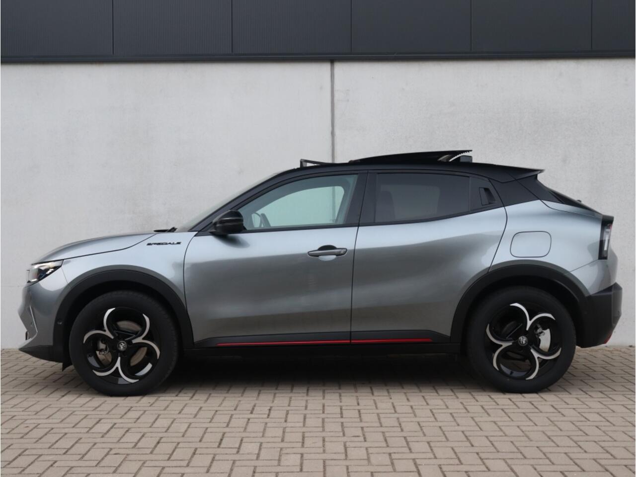 Alfa Romeo Junior 1.2 Turbo 136 PK Ibrida Speciale | Techno | Pano | 18"