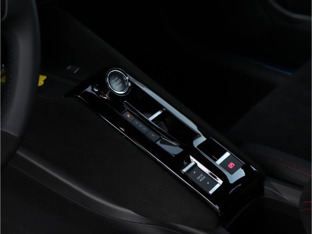 Alfa Romeo Junior Veloce 54 kWh 280 PK | Sport Pack | Techno Pack | 20"