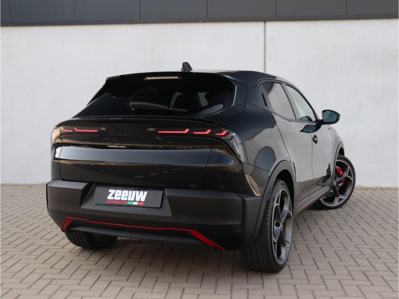 Alfa Romeo Junior Veloce 54 kWh 280 PK | Sport Pack | Techno Pack | 20"