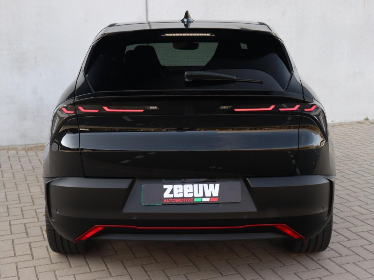 Alfa Romeo Junior Veloce 54 kWh 280 PK | Sport Pack | Techno Pack | 20"