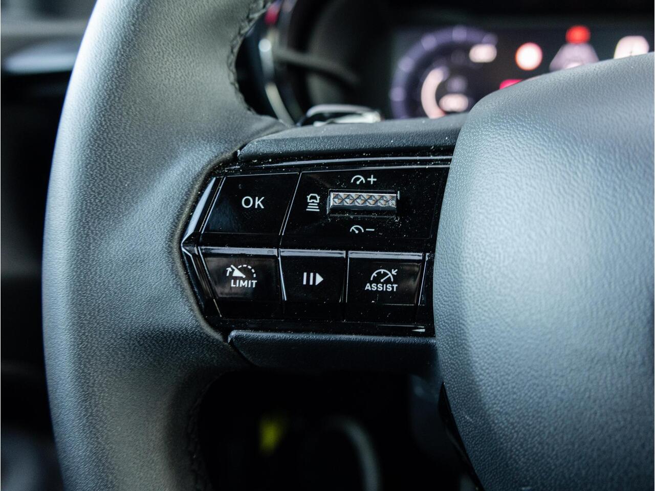 Alfa Romeo Junior 1.2 Turbo Hybrid Ibrida Speciale | ACC | LED |