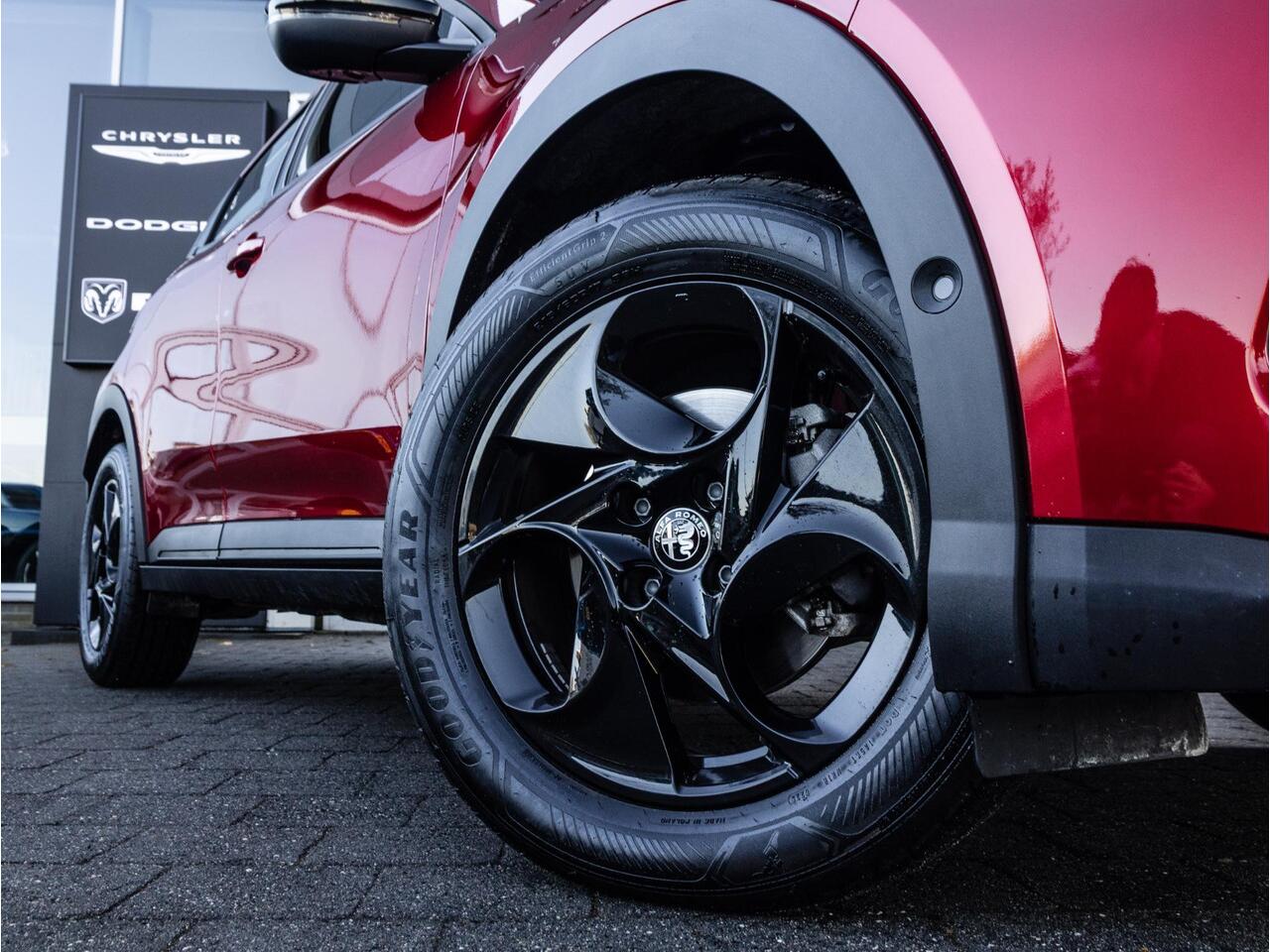 Alfa Romeo Junior 1.2 Turbo Hybrid Ibrida Speciale | ACC | LED |