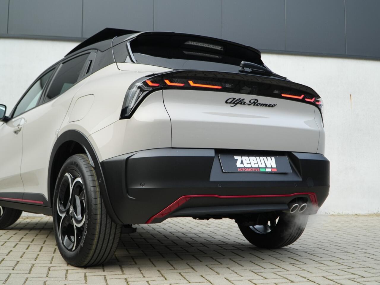 Alfa Romeo Junior 1.2 Turbo 136 PK Ibrida Speciale | Techno | Pano | Direct Leverb