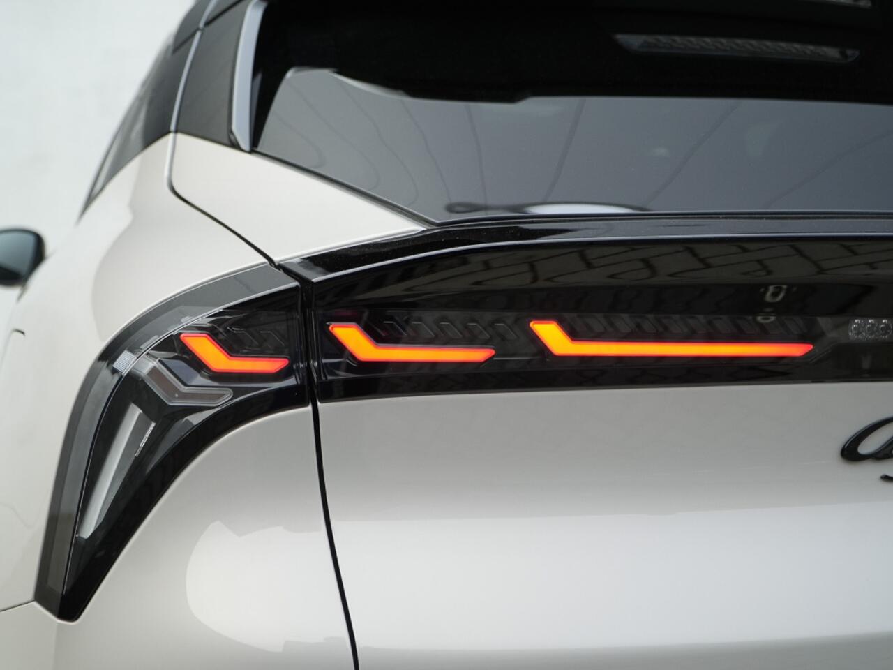 Alfa Romeo Junior 1.2 Turbo 136 PK Ibrida Speciale | Techno | Pano | Direct Leverb