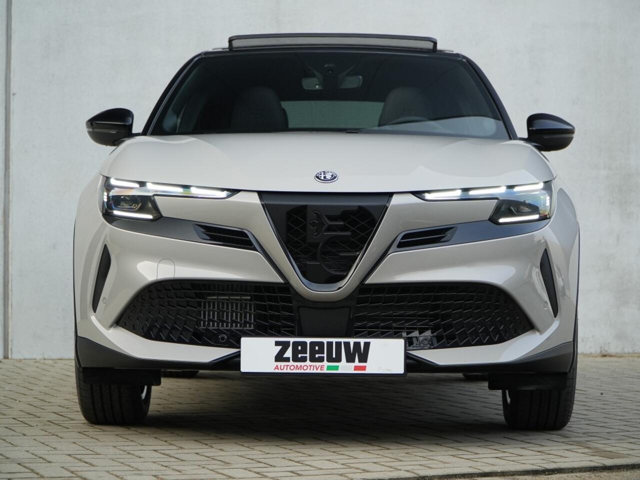Alfa Romeo Junior 1.2 Turbo 136 PK Ibrida Speciale | Techno | Pano | Direct Leverb
