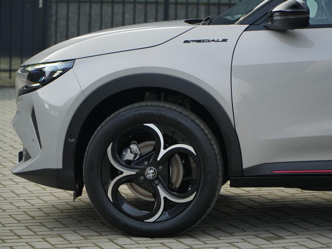 Alfa Romeo Junior 1.2 Turbo 136 PK Ibrida Speciale | Techno | Pano | Direct Leverb