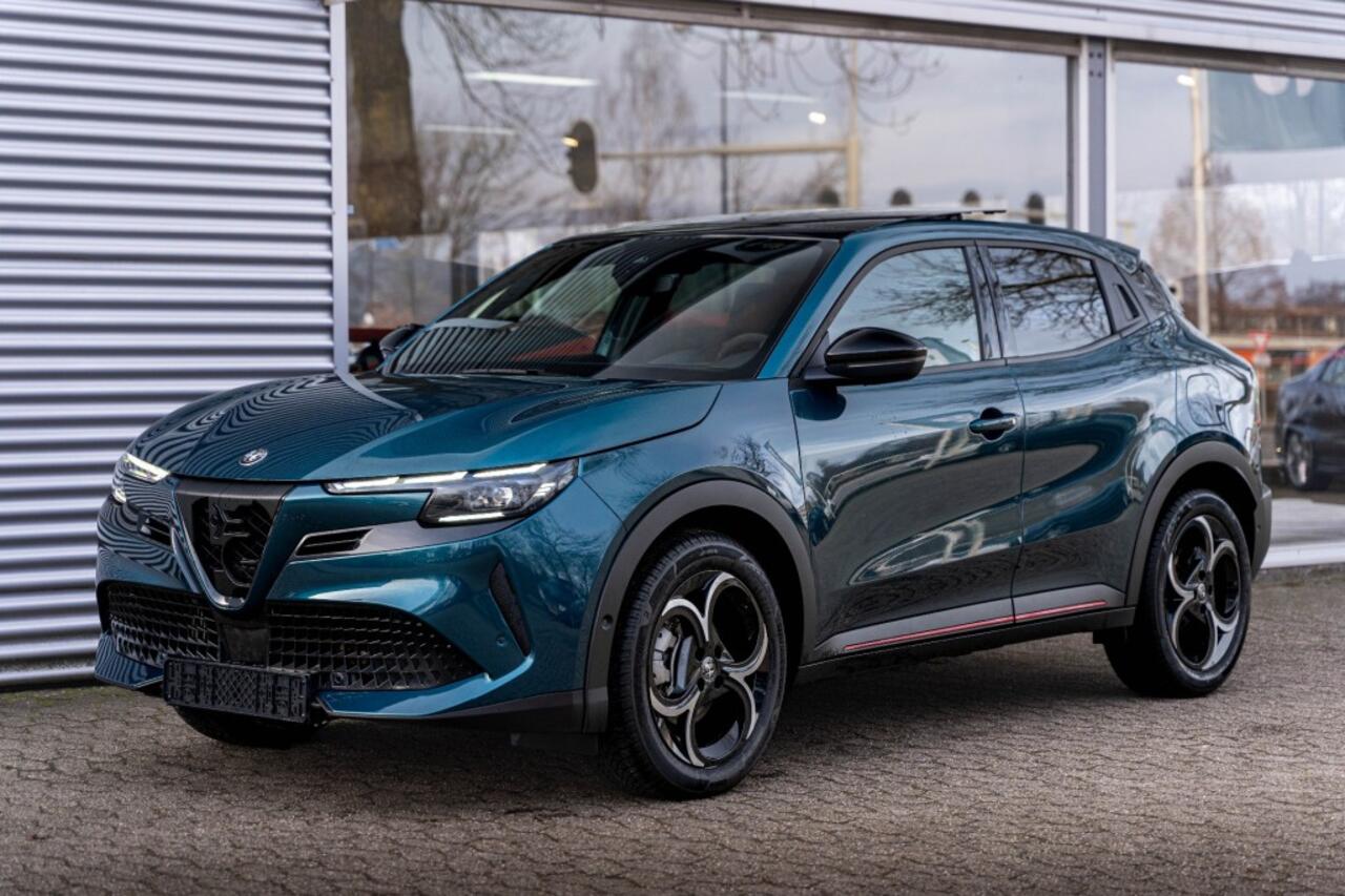 Alfa Romeo Junior Ibrida Speciale 1.2 Mild Hybrid Sabelt Panoramadak