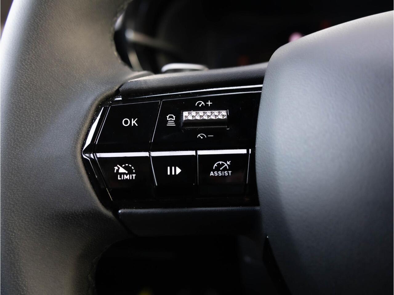 Alfa Romeo Junior 1.2 Turbo Hybrid Ibrida Speciale | ACC | LED |