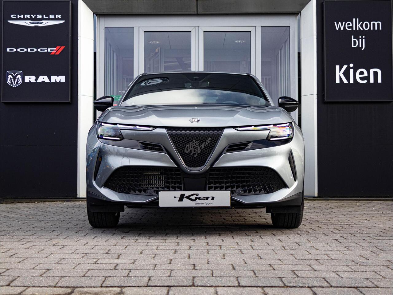 Alfa Romeo Junior 1.2 Turbo Hybrid Ibrida Speciale | ACC | LED |