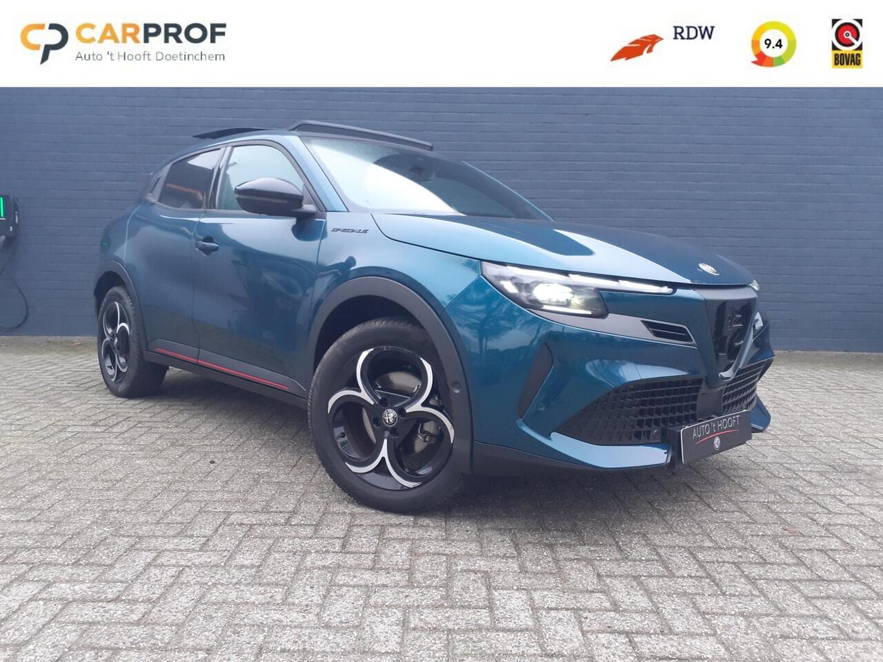 Alfa Romeo Junior 1.2 Turbo 145pk Hybrid Ibrida Speciale PANO / SABELT STOELEN / LEDER-ALCANTARA