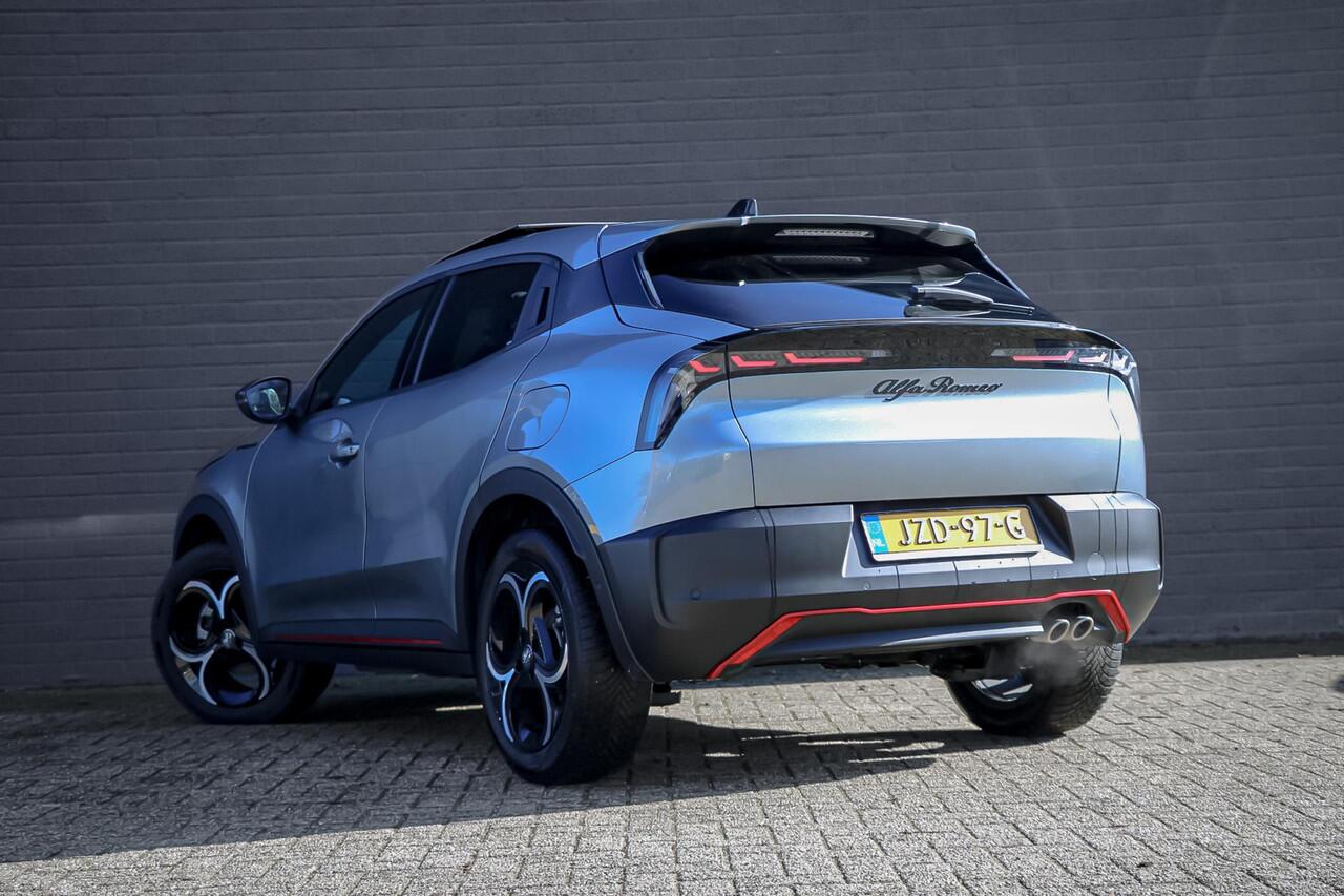 Alfa Romeo Junior 1.2 Turbo 145PK Hybrid Ibrida Speciale PANO / SABELT / ADAPT. CRUISE