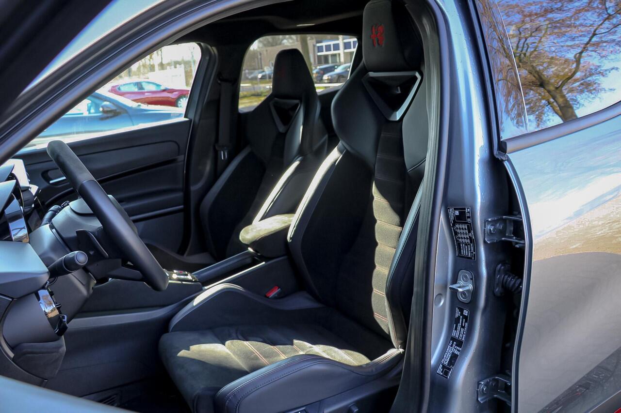Alfa Romeo Junior 1.2 Turbo 145PK Hybrid Ibrida Speciale PANO / SABELT / ADAPT. CRUISE