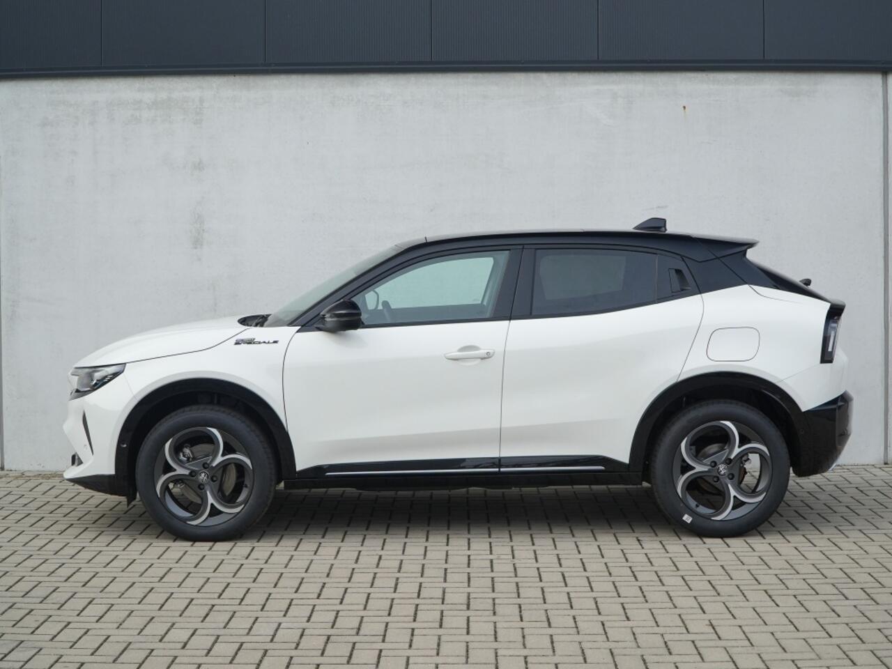 Alfa Romeo Junior 1.2 Turbo Ibrida 145 PK Sport Speciale | Pano | Techno | 18"