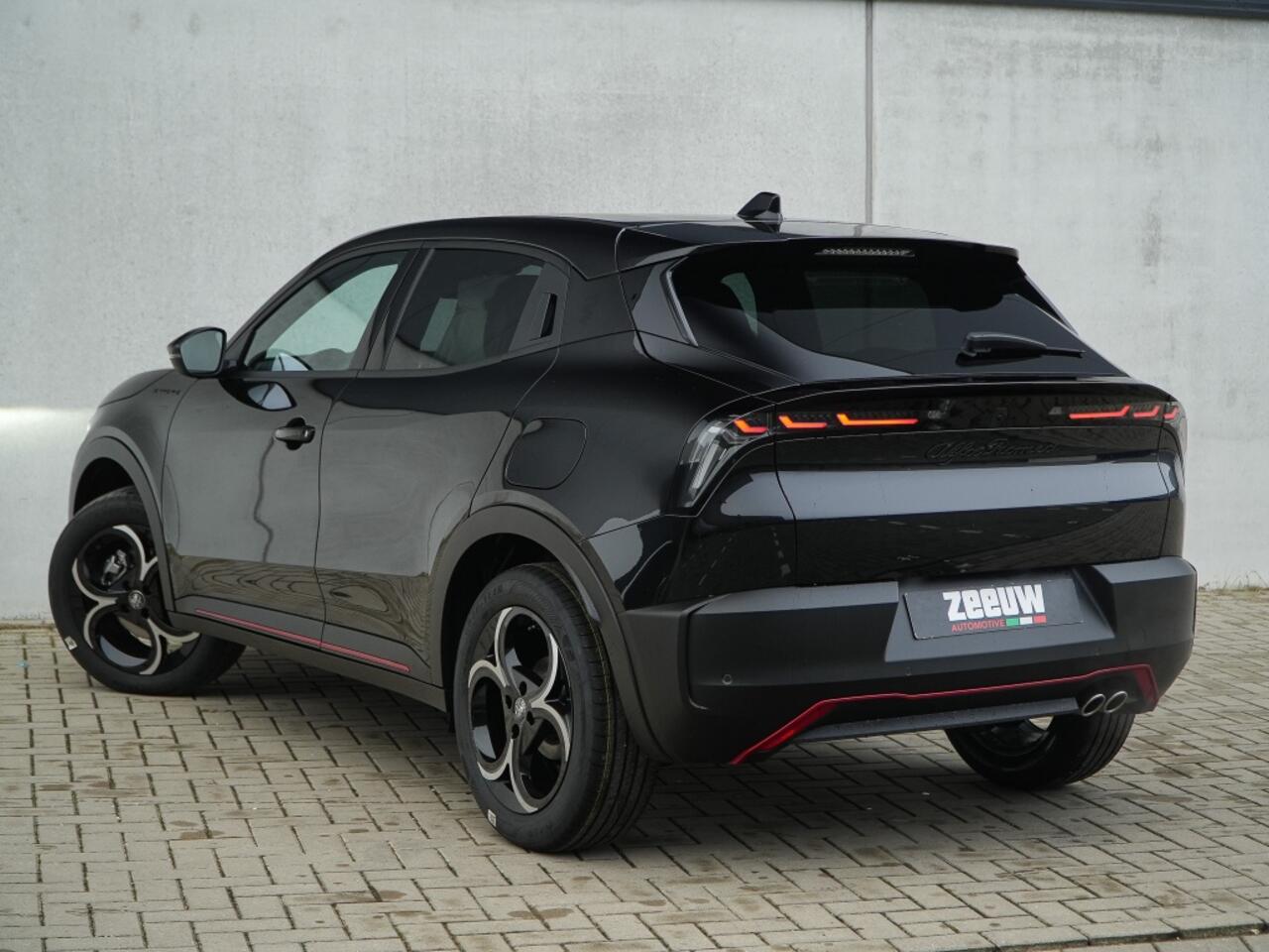 Alfa Romeo Junior Elettrica Speciale 54 kWh | Pano | Techno | 18"