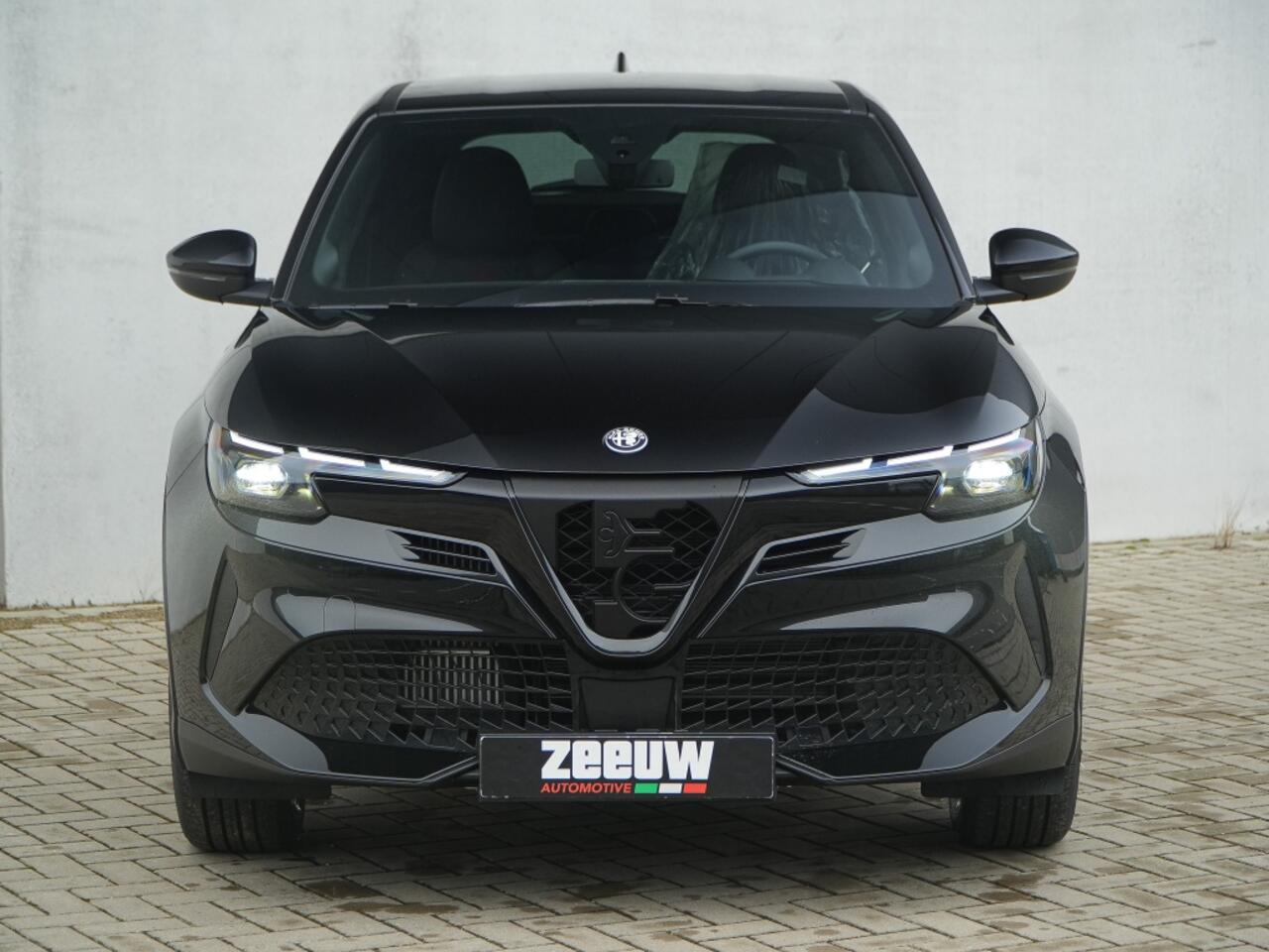 Alfa Romeo Junior Elettrica Speciale 54 kWh | Pano | Techno | 18"