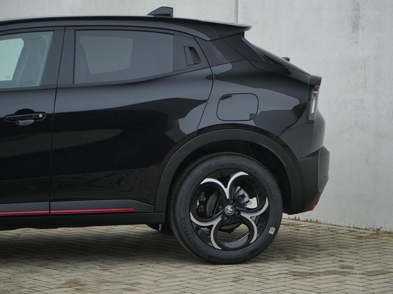 Alfa Romeo Junior Elettrica Speciale 54 kWh | Pano | Techno | 18"