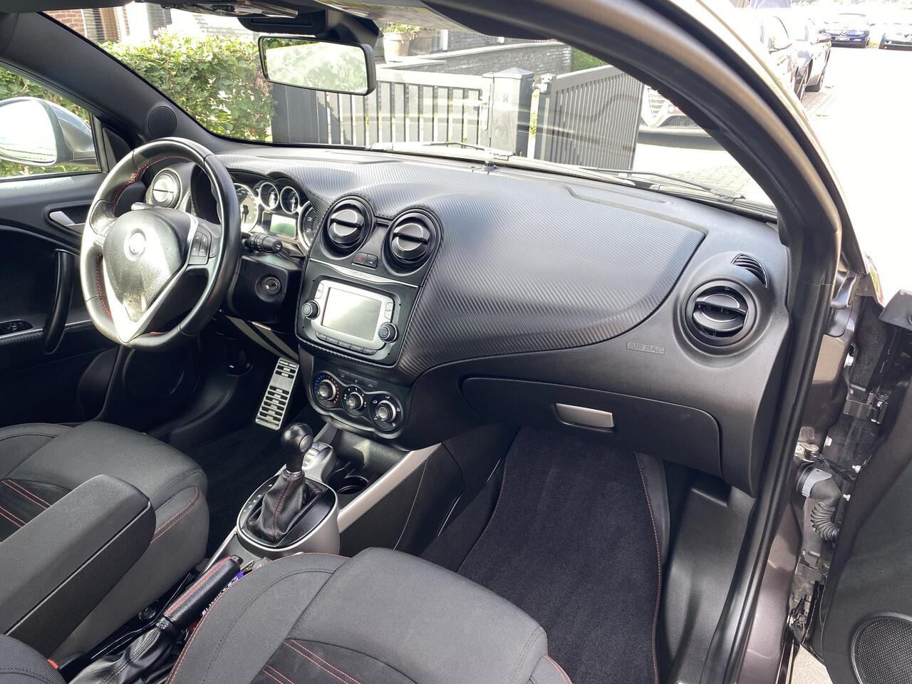 Alfa Romeo MITO 1.4 T MultiAir Super Stoelverwarming A/C Cruise control 17 inch