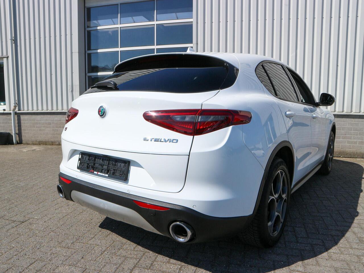 Alfa Romeo Stelvio 2.0 T AWD Camera | Rondom PDC