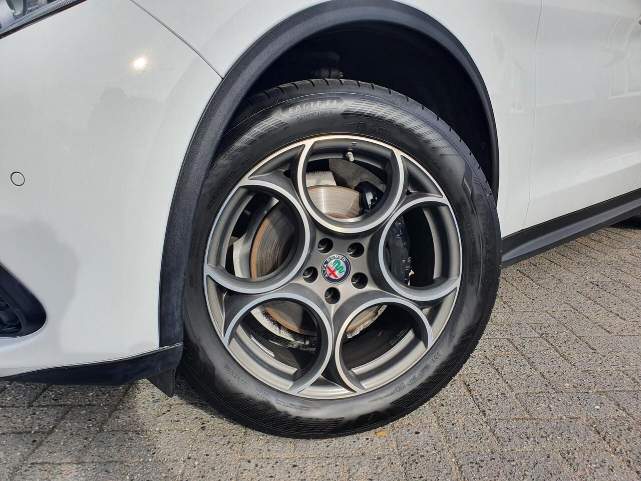 Alfa Romeo Stelvio 2.0 T AWD Camera | Rondom PDC