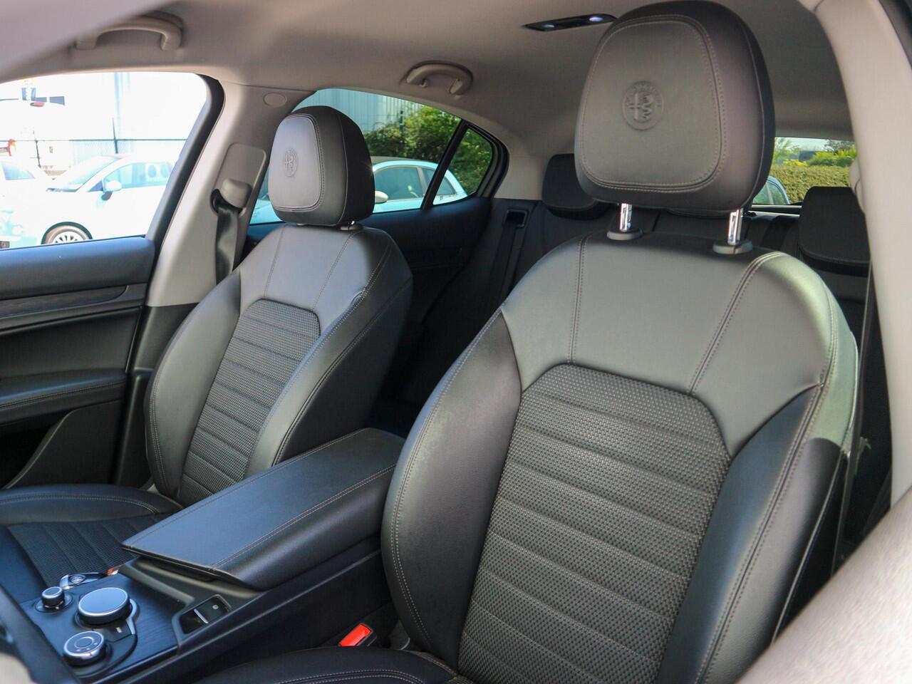 Alfa Romeo Stelvio 2.0 T AWD Camera | Rondom PDC