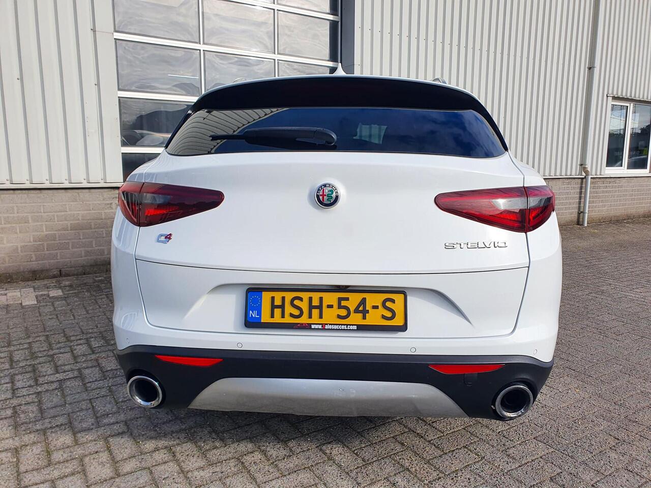 Alfa Romeo Stelvio 2.0 T AWD Camera | Rondom PDC