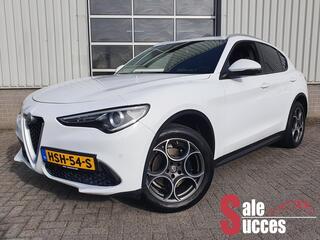 alfa-romeo-stelvio-2.0-t-awd-camera