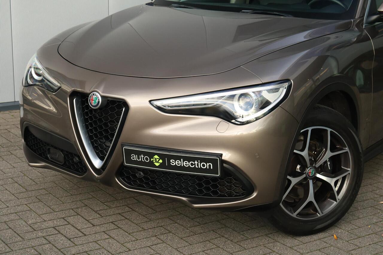 Alfa Romeo Stelvio 2.0 T AWD Super / Pano / Camera