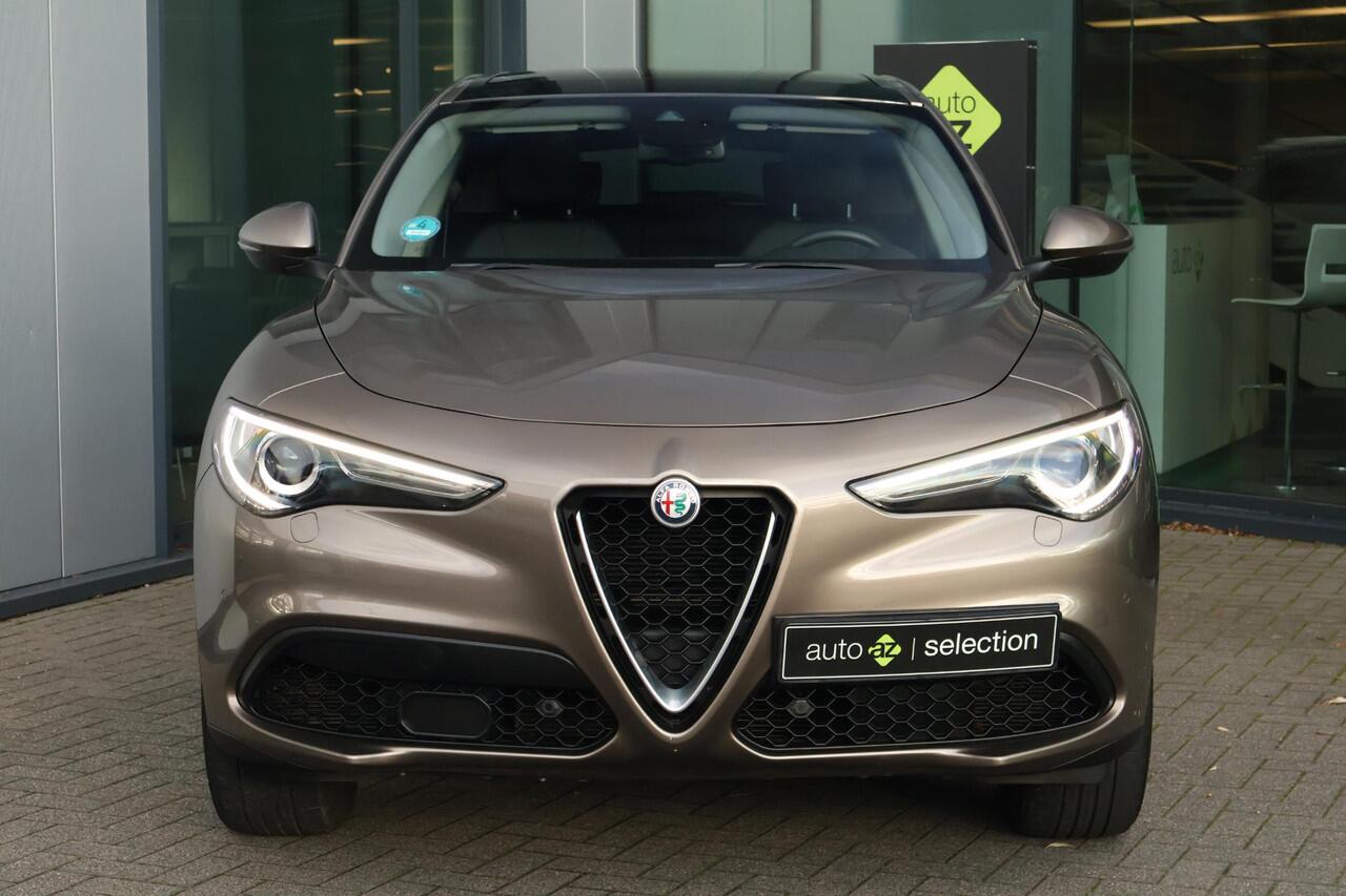 Alfa Romeo Stelvio 2.0 T AWD Super / Pano / Camera