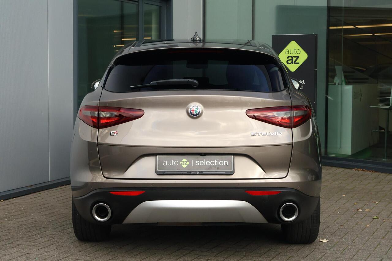Alfa Romeo Stelvio 2.0 T AWD Super / Pano / Camera